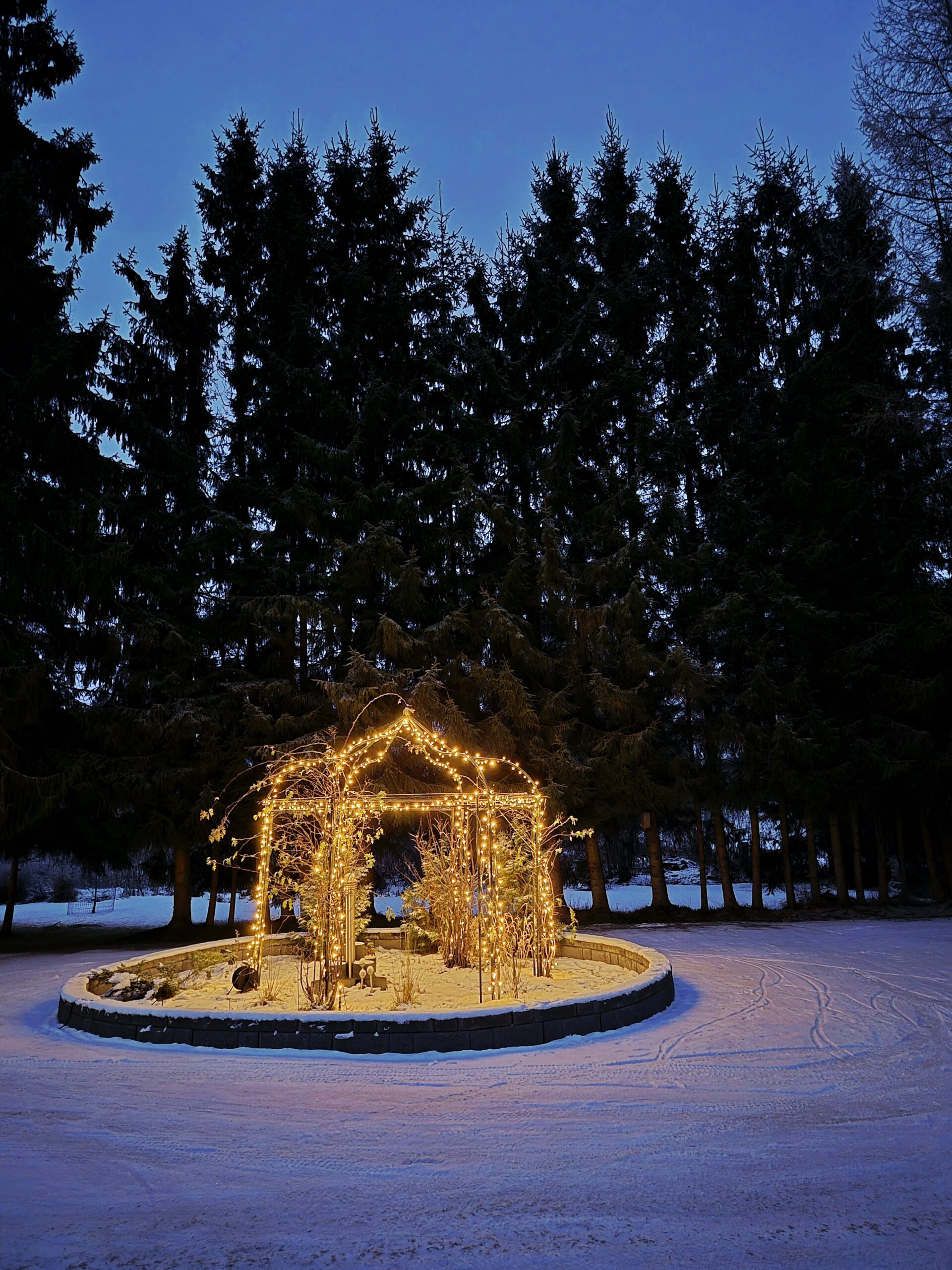 Ensimmäiset jouluvalot